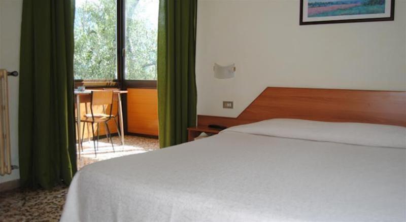Mercedes 3* Limone sul Garda